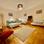 Astoria Center 8